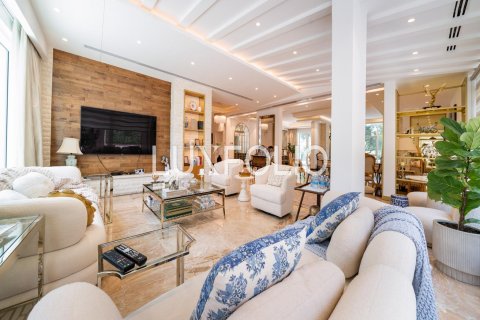 Villa in Motor City, Dubai, UAE 5 bedrooms, 753 sq.m. № 627934 - photo 6
