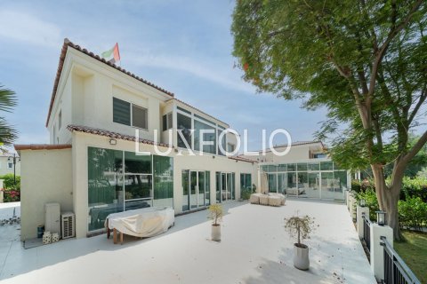Villa in Motor City, Dubai, UAE 5 bedrooms, 753 sq.m. № 627934 - photo 1