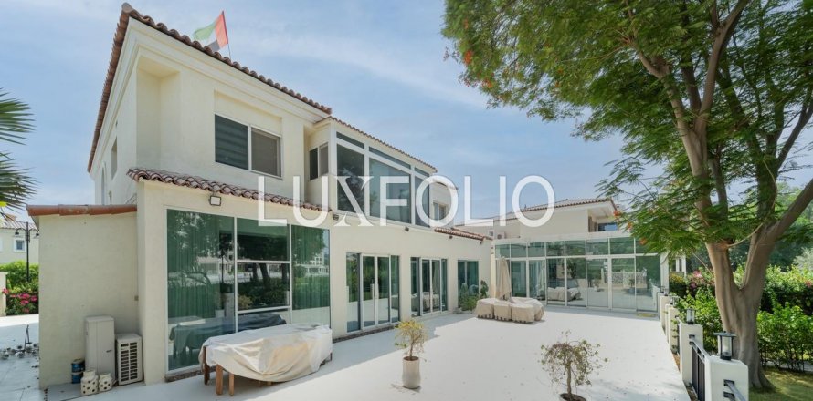 Villa in Motor City, Dubai, UAE 5 bedrooms, 753 sq.m. № 627934