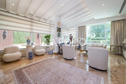 Villa in Motor City, Dubai, UAE 5 bedrooms, 753 sq.m. № 627934 - photo 7