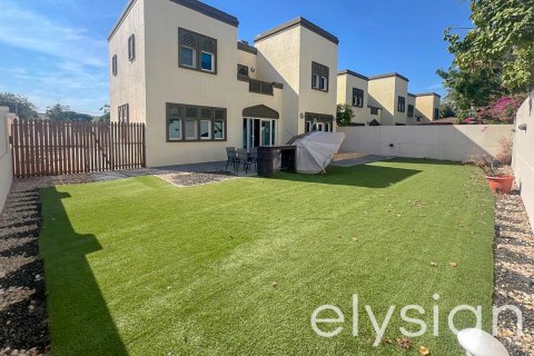 Villa in Jumeirah Park, Dubai, UAE 3 bedrooms, 326 sq.m. № 586268 - photo 9