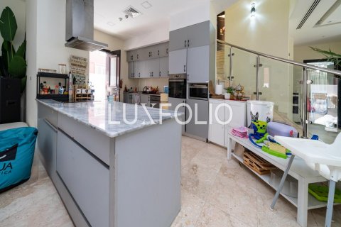 Villa Jumeirah Village Circle, Dubaijā, AAE 5 istabas, 545 m2 Nr. 627850 - attēls 2