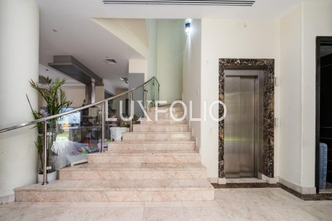 Villa Jumeirah Village Circle, Dubaijā, AAE 5 istabas, 545 m2 Nr. 627850 - attēls 4