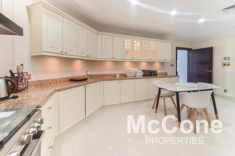 Villa in affitto a Palm Jumeirah, Dubai, EAU 4 camere da letto, 619.57 mq. № 586835 - foto 10