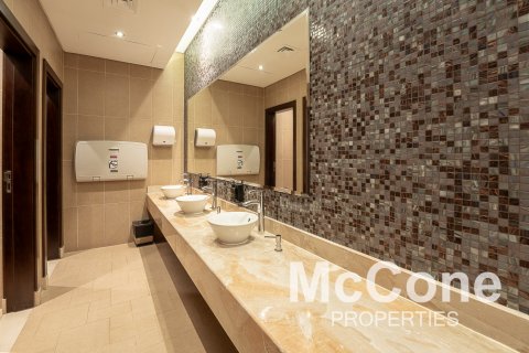 Dyqan në Sheikh Zayed Road, Dubai, Emiratet e Bashkuara Arabe 72.65 m2. № 586839 - Foto 9