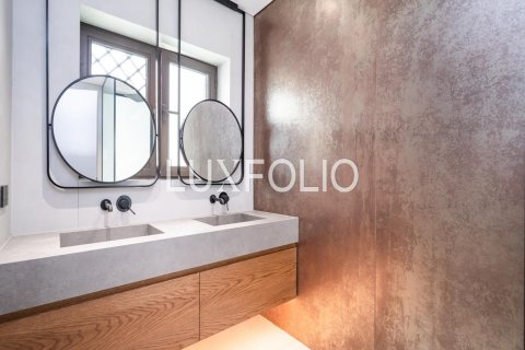 Appartamento in vendita a Downtown Dubai (Downtown Burj Dubai), Dubai, EAU 2 camere da letto, 145 mq. № 627690 - foto 12