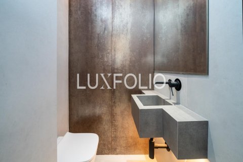 Appartamento in vendita a Downtown Dubai (Downtown Burj Dubai), Dubai, EAU 2 camere da letto, 145 mq. № 627690 - foto 18