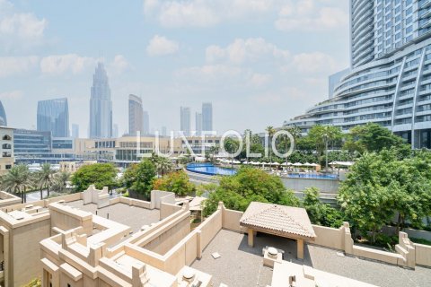 Appartamento in vendita a Downtown Dubai (Downtown Burj Dubai), Dubai, EAU 2 camere da letto, 145 mq. № 627690 - foto 23