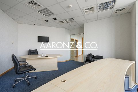 Jumeirah Lake Towers, Dubai, UAE의 임대용 사무실 169.4제곱미터 번호 629150 - 사진 9