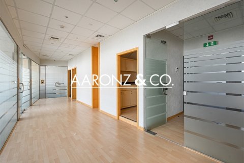 Jumeirah Lake Towers, Dubai, UAE의 임대용 사무실 169.4제곱미터 번호 629150 - 사진 2