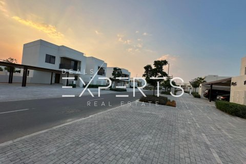Řadový dům na Yas Island, Abu Dhabi, SAE 3 ložnice, 168.8 m² Č.: 596406 - fotografie 1