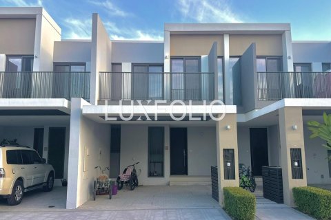 Townhouse sa Tilal Al Ghaf, Dubai, UAE 3 silid-tulugan, 200 sq.m. № 627645 - larawan 1
