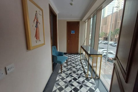 Снять в аренду магазин в Airport Road, Абу-Даби, ОАЭ 800м2, № 594617 - фото 17