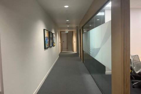 Üürile anda kontor asukohaga Al Khalidiya, Abu Dhabi, AÜE: 5800 m² Nr 594615 - pilt 10