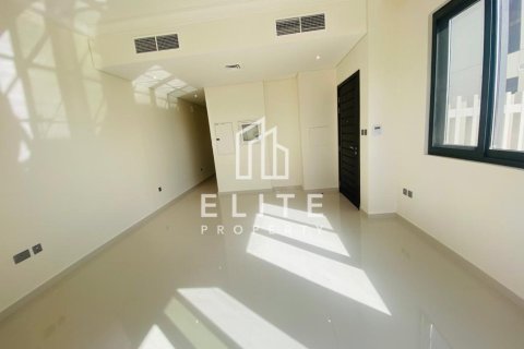 Villa in Dubai, UAE 3 bedrooms № 623452 - photo 12