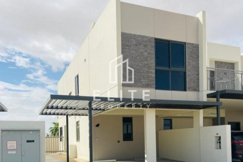 Villa in Dubai, UAE 3 bedrooms № 623452 - photo 1