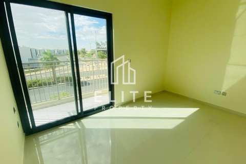 Villa in Dubai, UAE 3 bedrooms № 623452 - photo 2