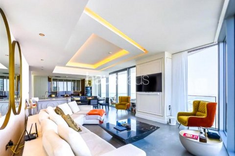 Appartamento in affitto a Dubai Marina, Dubai, EAU 3 camere da letto, 218 mq. № 626644 - foto 1