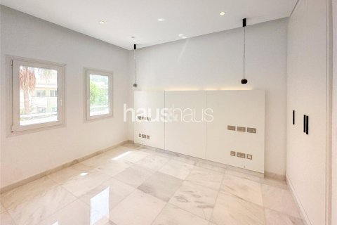 Vilë në Meadows, Dubai, Emiratet e Bashkuara Arabe 5 dhoma gjumi, 353 m2. № 626649 - Foto 2