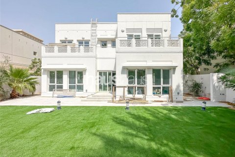 Vilë në Meadows, Dubai, Emiratet e Bashkuara Arabe 5 dhoma gjumi, 353 m2. № 626649 - Foto 1