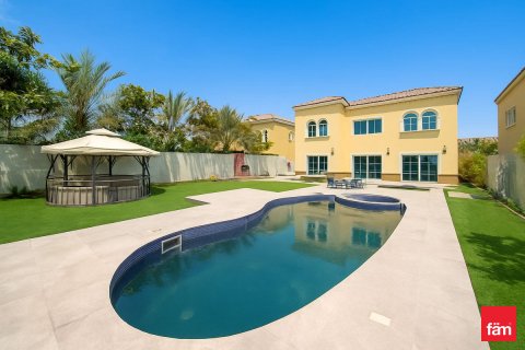 Dubai, संयुक्त अरब अमीरात में विला, 4 बेडरूम, 759.1 वर्ग मीटर, संख्या 622925 - फ़ोटो 1