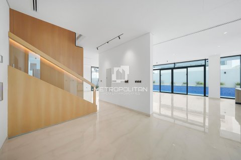 Villa in Dubai, UAE 5 bedrooms, 474 sq.m. № 593593 - photo 8