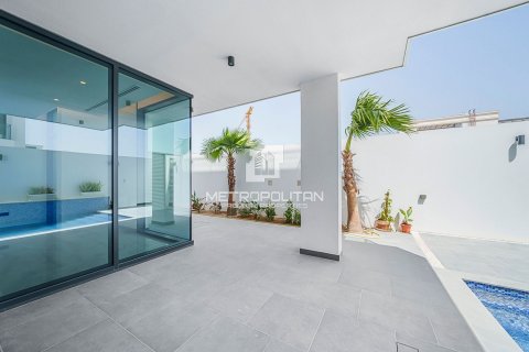 Villa in Dubai, UAE 5 bedrooms, 474 sq.m. № 593593 - photo 3