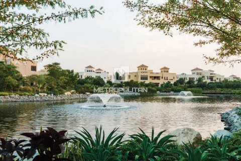 Villa in Al Barari, Dubai, UAE 4 bedrooms, 180 sq.m. № 593595 - photo 8