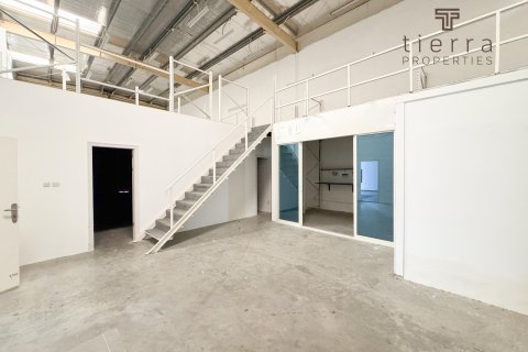 Sklad v Al Garhoud, Dubai, SAE 557.4 m² Č.: 574573 - fotografie 2