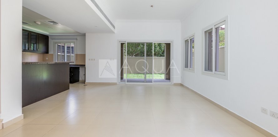Villa in Serena, Dubai, UAE 3 bedrooms, 259.9 sq.m. № 623351