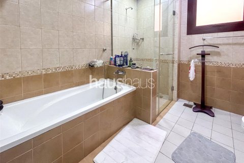 Řadový dům v Mudon, Dubai, SAE 4 ložnice, 352 m² Č.: 625905 - fotografie 28
