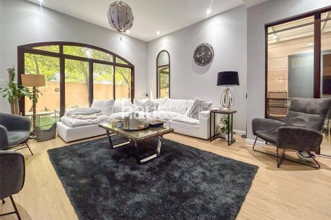 Řadový dům v Mudon, Dubai, SAE 4 ložnice, 352 m² Č.: 625905 - fotografie 1