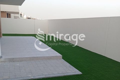 Villa till försäljning i Saadiyat Island, Abu Dhabi, UAE 4 sovrum, 629.3 kvm Nr. 596968 - fotografi 2