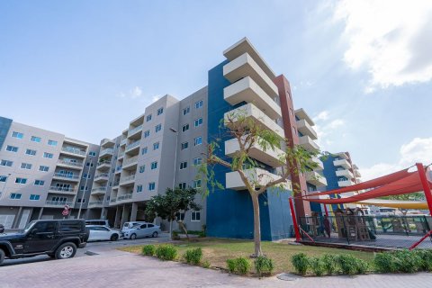 Apartment in Al Reef, Abu Dhabi, UAE 3 bedrooms, 147 sq.m. № 593910 - photo 15