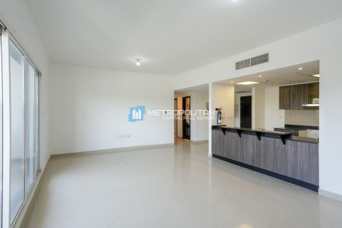 Apartment in Al Reef, Abu Dhabi, UAE 3 bedrooms, 147 sq.m. № 593910 - photo 2
