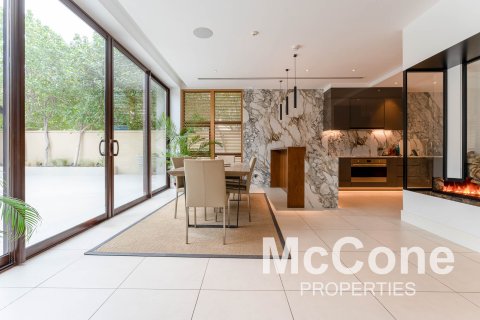 Vila di Jumeirah Golf Estates, Dubai, UAE 6 bilik tidur, 1070.34 meter persegi № 586806 - foto 5