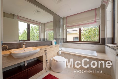 Vila di Jumeirah Golf Estates, Dubai, UAE 6 bilik tidur, 1070.34 meter persegi № 586806 - foto 18