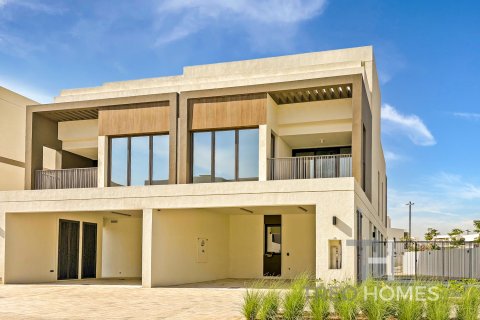 Villa in Tilal Al Ghaf, Dubai, UAE 4 bedrooms, 317 sq.m. № 586615 - photo 1