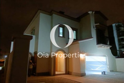 Townhouse in Abu Dhabi, UAE 3 bedrooms, 149 sq.m. № 608856 - photo 3