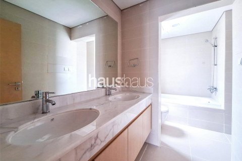 Townhouse in Dubai Land, Dubai, UAE 3 bedrooms, 244 sq.m. № 626033 - photo 8