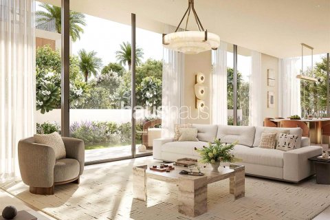 Villa in Dubai Investment Park, UAE 4 bedrooms, 355 sq.m. № 626032 - photo 1