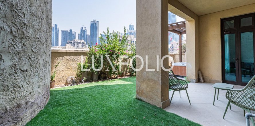 Korter asukohaga Downtown Dubai (Downtown Burj Dubai), AÜE: 2 magamistoaga, 205 m² Nr 627709