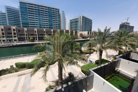 Řadový dům v Abu Dhabi, SAE 4 ložnice, 494.2 m² Č.: 624166 - fotografie 3