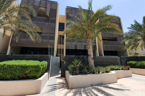 Řadový dům v Abu Dhabi, SAE 4 ložnice, 494.2 m² Č.: 624166 - fotografie 15