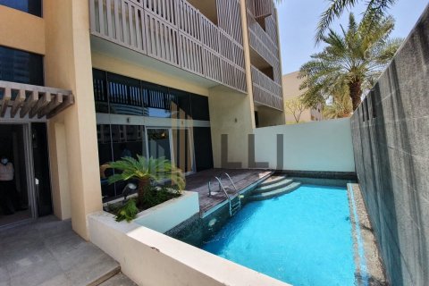 Řadový dům v Abu Dhabi, SAE 4 ložnice, 494.2 m² Č.: 624166 - fotografie 1