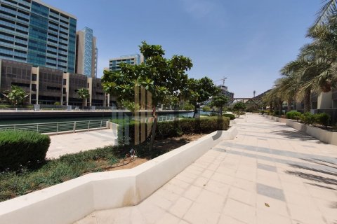 Řadový dům v Abu Dhabi, SAE 4 ložnice, 494.2 m² Č.: 624166 - fotografie 17