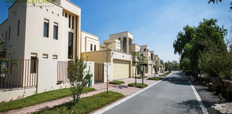 Shtëpi në qytet në Mina Al Arab, Ras Al Khaimah, Emiratet e Bashkuara Arabe 2 dhoma gjumi, 169.6 m2. № 588785
