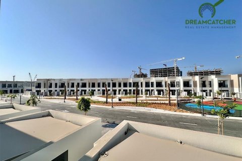 Зняти в оренду таунхаус в Mina Al Arab, Рас-эль-Хайма, ОАЕ 3 спальні, 233.6м2, № 588778 - фото 2