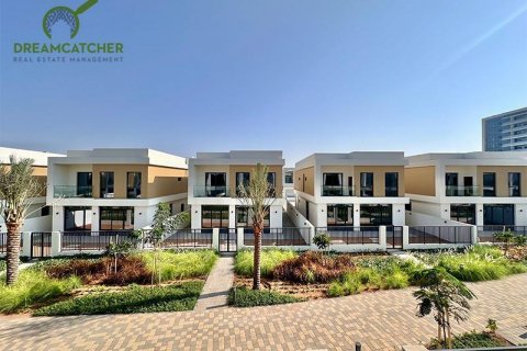 Зняти в оренду таунхаус в Mina Al Arab, Рас-эль-Хайма, ОАЕ 3 спальні, 233.6м2, № 588778 - фото 17