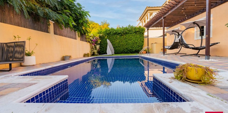 Villa in Dubai Land, UAE 5 bedrooms, 562.6 sq.m. № 4771